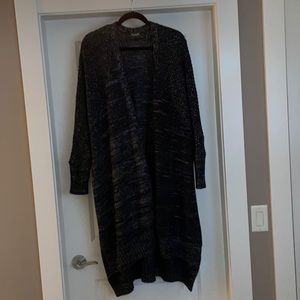 Sympli Cardigan Size Med. Black and white